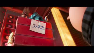 I... Just keep walking. - Minions: The Rise of Gru