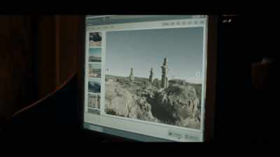 [gasps] - The Tourist