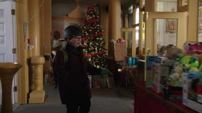 [gasps] - Home Sweet Home Alone