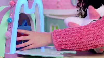 [gasps] - Gabby's Dollhouse