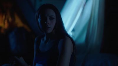 (gasps softly) - Legacies
