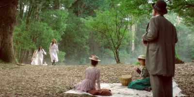 (gasps softly) - Picnic at Hanging Rock