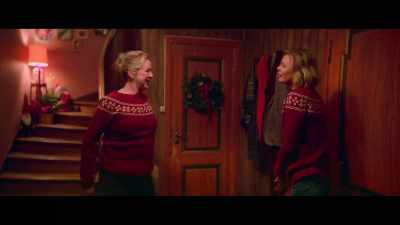 [gasps] Thank you, Shazam. - Christmas As Usual
