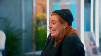 -[gasps]
-[Val] And you did it in an hour. - Glow Up: Britain's Next Make-Up Star