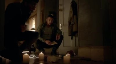 - (Gasps)
- Vincent? What's wrong? - The Originals