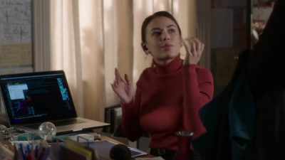 [gasps]
What the hell, Ali? - Pretty Little Liars: The Perfectionists