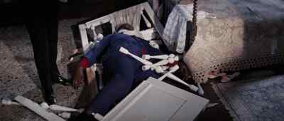Gate-crasher. L´II leave you to tidy up. - On Her Majesty's Secret Service