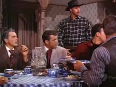 Gather around - Cripple Creek
