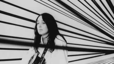 Gaveau był fotografem mody. - Joan Baez: I Am a Noise