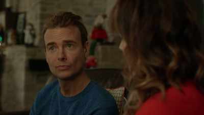 Gavin, why don't you and Gwen
cut the cake? - The Enchanted Christmas Cake