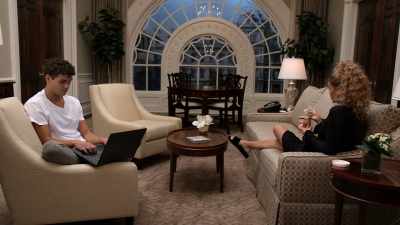 [Gayle sighs]
I hate this place. - Tyler Perry's The Oval