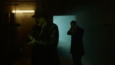 GCPD! Drop the knife! - Gotham