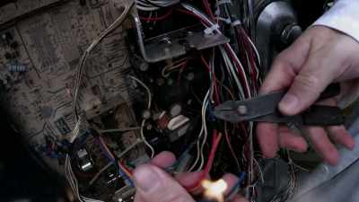 [gears whirring]
[plane engines whirring] - Giantess Attack vs. Mecha Fembot