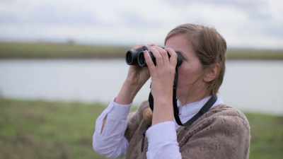 GEESE CALL IN THE DISTANCE - Extraordinary Escapes with Sandi Toksvig