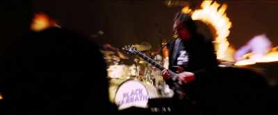 [GEEZER]
It's only like that
when I'm playing with Tony. - Black Sabbath: The End of The End