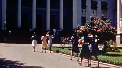 GEN MACARTHUR: The
apparent disinterest - The Pacific War in Color