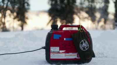 (generator stops) - Life Below Zero: First Alaskans