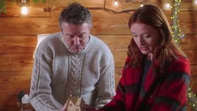 [Generic chatter] - A Very English Christmas