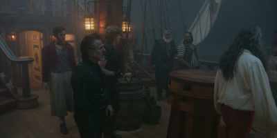 - Genius on the ship!
- (cheers and applause) - Our Flag Means Death