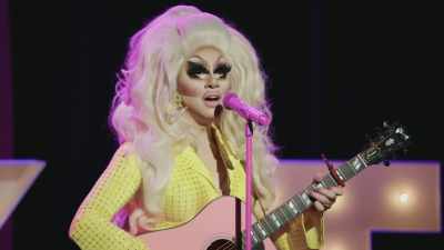 [gentle guitar music] - Trixie Mattel: Skinny Legend