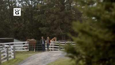 [GENTLE INSTRUMENTAL MUSIC PLAYING] - Country at Heart