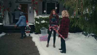 (gentle music continues) - A Maple Valley Christmas