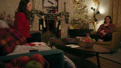 (gentle music continues) - Christmas in Notting Hill