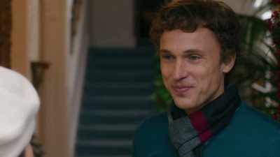 (gentle music continues) - Christmas in Notting Hill