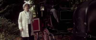 (gentle music)
(footsteps thumping) - The Highwayman