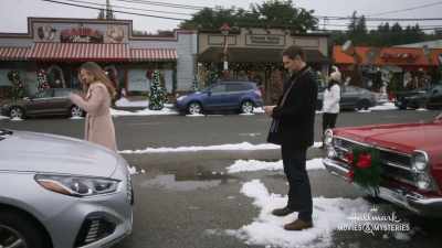 [GENTLE MUSIC PLAYING] - A Godwink Christmas: Second Chance, First Love