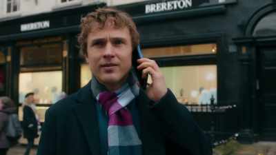 (gentle music) - Christmas in Notting Hill