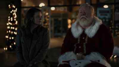 (gentle music) - The Santa Class