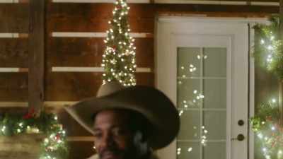 [gentle music] - Mistletoe in Montana