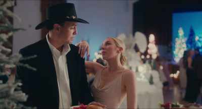 [gentle music]
♪ Stars are twinkling light - Christmas Cowboy