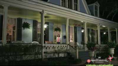 (gentle piano music) - Home by Spring