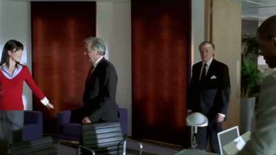 - Gentlemen, come in, come in. - Hustle