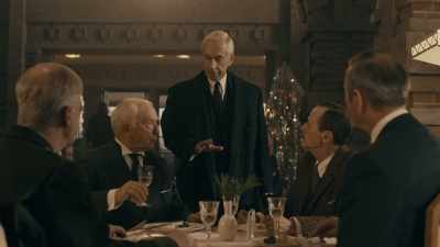 Gentlemen... Don't...
Don't let me interrupt your dinner. - Tokyo Trial