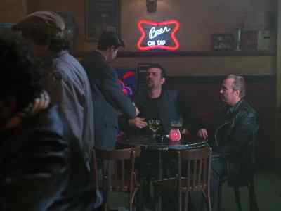 Gentlemen, extraordinary.
Extraordinary. - Lois & Clark: The New Adventures of Superman