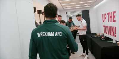 Gentlemen,
I'll see you on Saturday. - Welcome to Wrexham