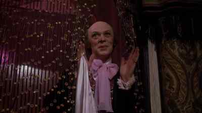 - Gentlemen.
- To your health. - Taste the Blood of Dracula