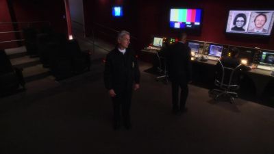 Gentlemen, will you
excuse us, please? - NCIS