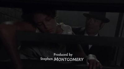 - George. George, get a doctor!
- She's alive? - Murdoch Mysteries
