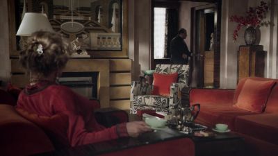 George! My coat and my hat,
s'il vous plait! - Agatha Christie's Poirot