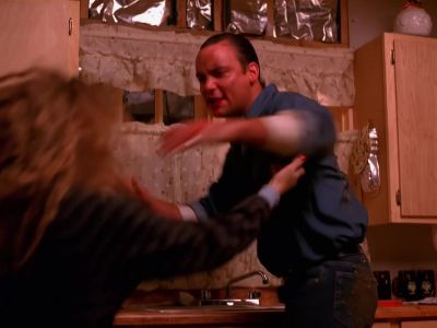 Get me a beer, Shelly. - Twin Peaks