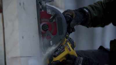 Get a quarter in there,
moose quarter if I need to. - Life Below Zero: Next Generation