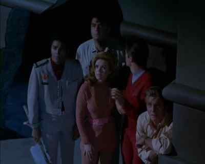 Get back.
Get back in there.
Go on. - Land of the Giants