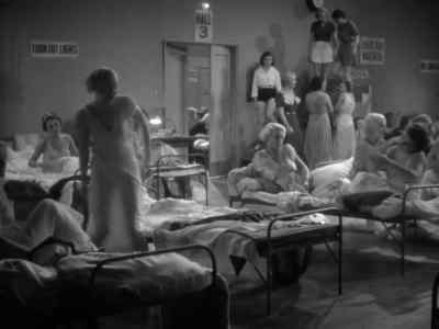 Get to bed, girls! - Footlight Parade
