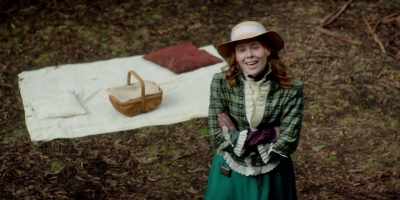 Get down, Miss Reid. - Picnic at Hanging Rock