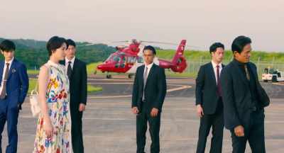 Get down on your knees, - The Confidence Man JP - The Movie -