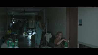 Get downstairs, now!
Let's go! Everybody, downstairs! - Five Days at Memorial